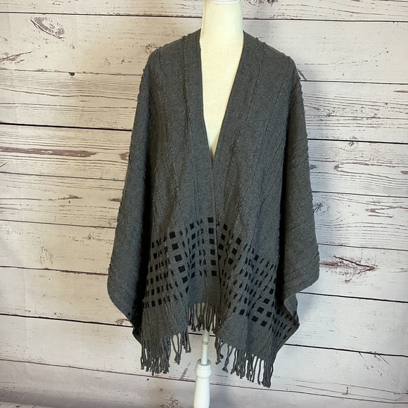 Fiori Di Firenze Shawl Wrap Wool Gray Made In Italy Fringe One Fits All - Picture 1 of 7